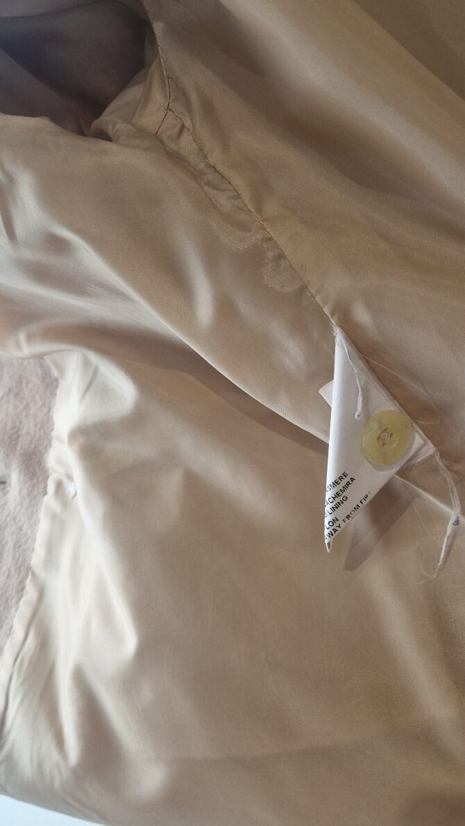 Adorable manteau enfant Christian Dior,  laine d’agneau et cachemire – Image 7