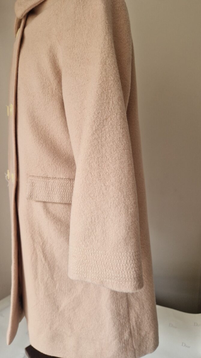 Manteau enfant Dior en laine et cachemire beige, profil