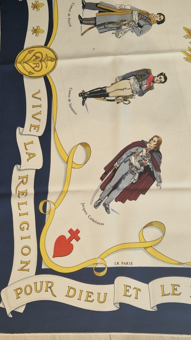Carré en soie Armée Catholique et Royale Foulard LR – Image 6