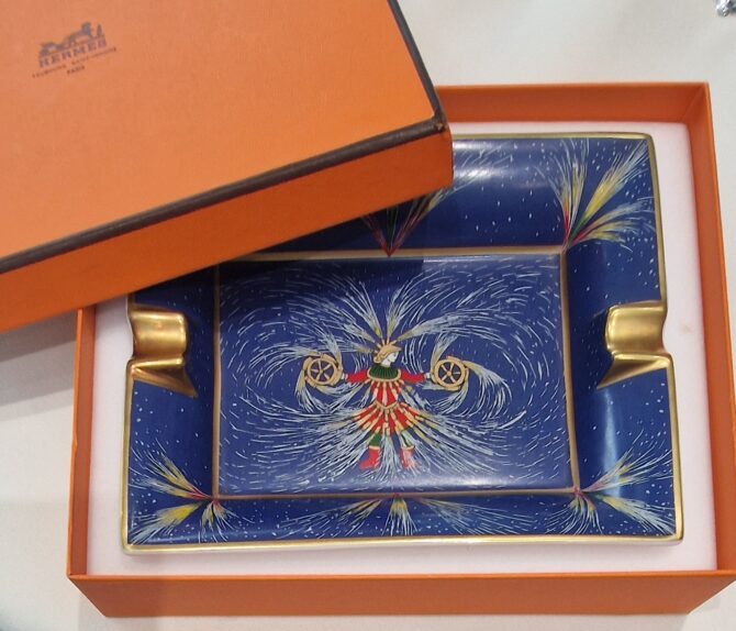 cendrier en porcelaine hermès dans sa boîte