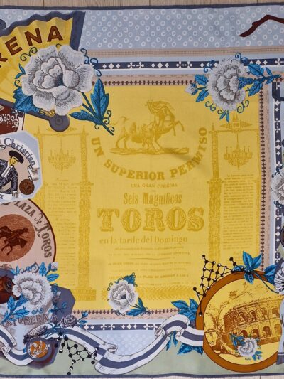 Foulard Christian Lacroix en soie motif corrida et fiestas – vue entière / Christian Lacroix silk scarf corrida fiestas full view