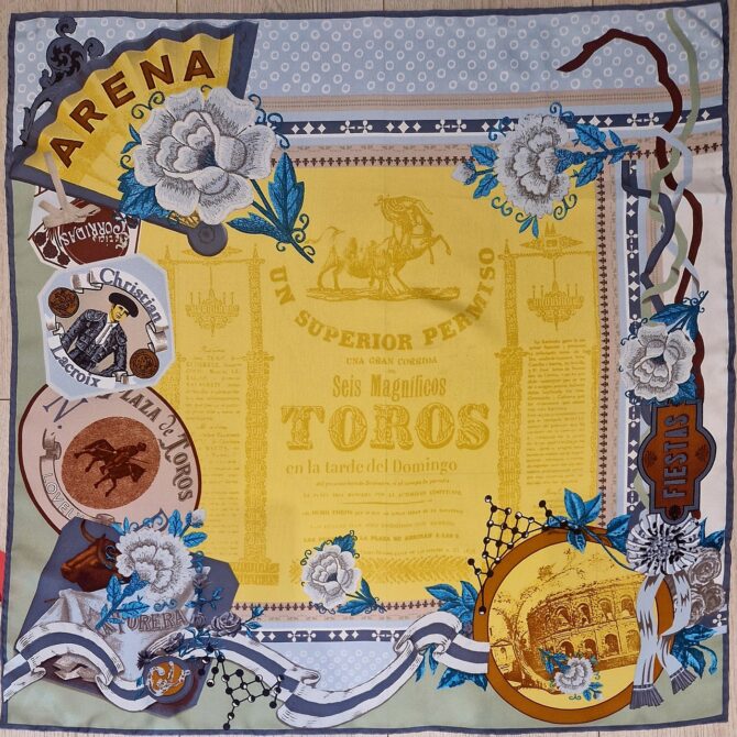 Foulard Christian Lacroix en soie motif corrida et fiestas – vue entière / Christian Lacroix silk scarf corrida fiestas full view