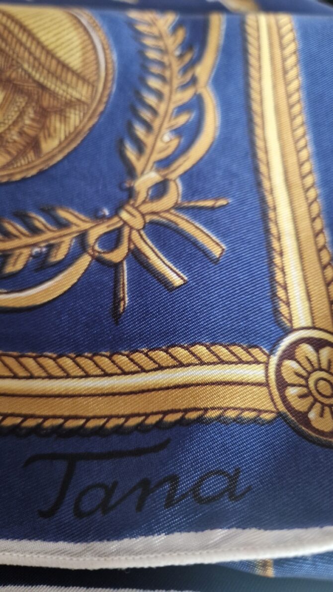 Foulard vintage « Maison où est né Napoléon à Ajaccio » – signé Tana – Image 4