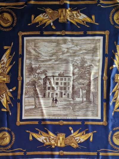 Foulard vintage Rhodia Napoléon Ajaccio signé Tana, fond bleu et or EN : Vintage Rhodia scarf Napoleon Ajaccio signed Tana, blue and gold