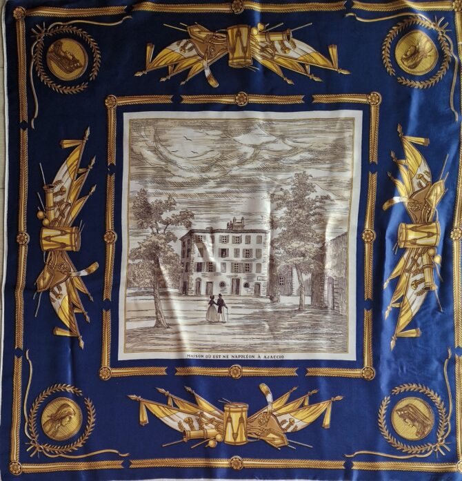 Foulard vintage Rhodia Napoléon Ajaccio signé Tana, fond bleu et or EN : Vintage Rhodia scarf Napoleon Ajaccio signed Tana, blue and gold