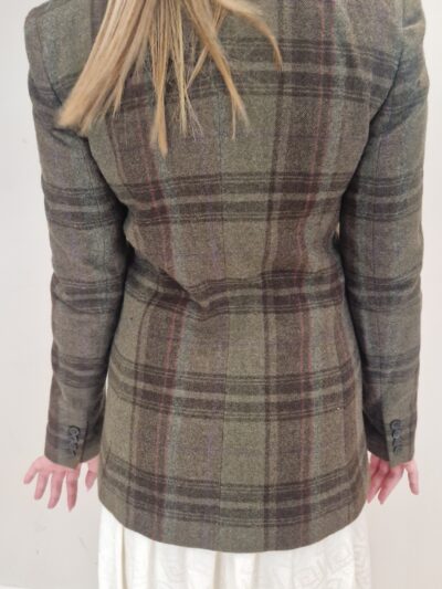 Veste Ralph Lauren en laine à carreaux vert et brun, made in Italy, état neuf. dos EN : Ralph Lauren wool check blazer in green and brown, made in Italy, back