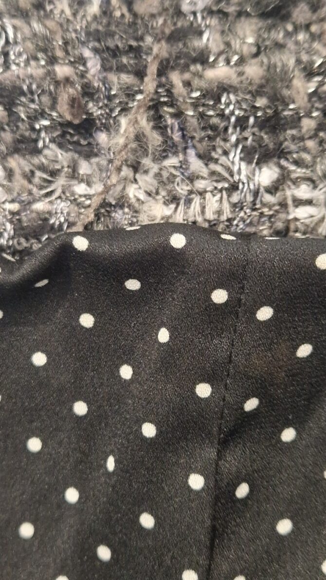 Élégante robe Dolce & Gabbana en tweed gris, noir et blanc, – Image 6