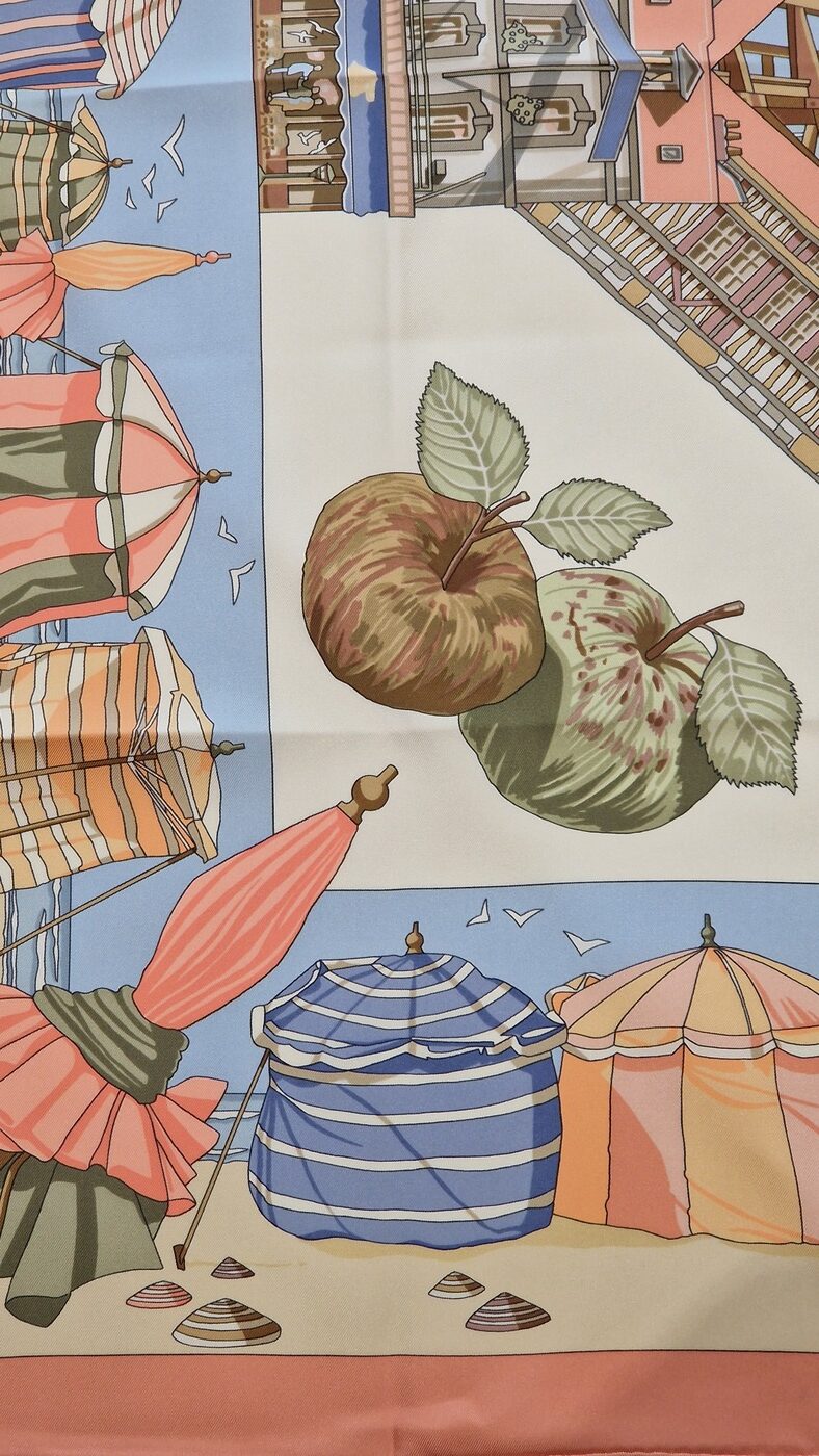 Foulard Hermès Charmes des plages normandes par Loic Dubigeon 1999 Etat neuf dans son emballage d'origine – Image 5