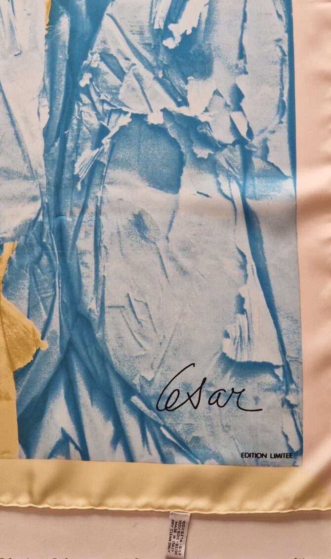 Carré en soie Louis Vuitton par César, édition limitée – Image 6