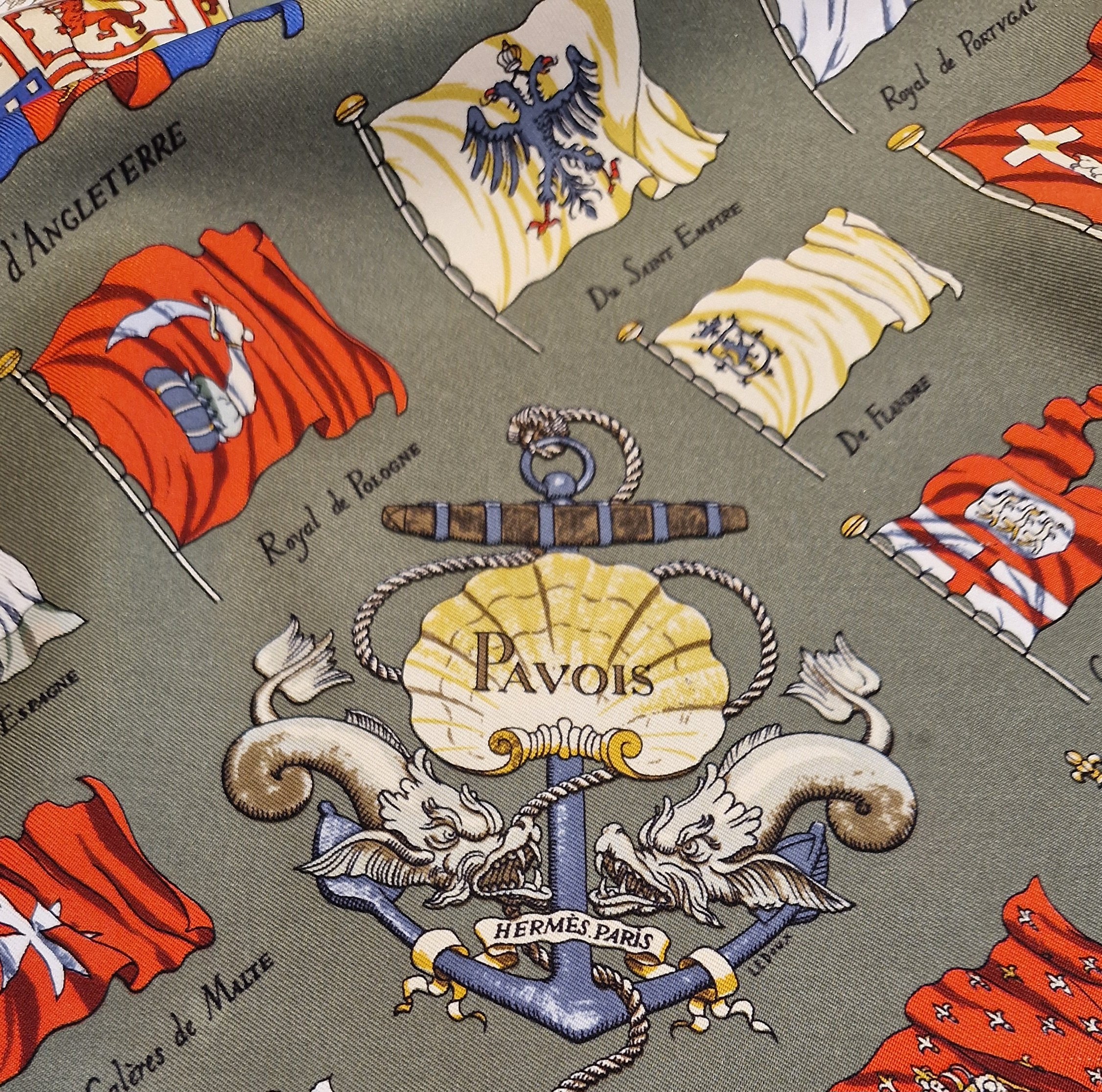 Pochette en soie Hermès Pavois par Philippe Ledoux – Image 4