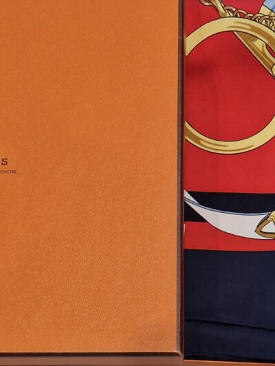 Carré Hermès Eperon d'or par Henri d'Origny 1974 livré dans sa boîte