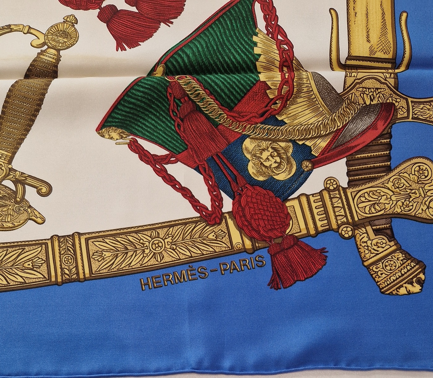 Carré Hermès Grand Uniforme par Joachim Metz 1985 – Image 3