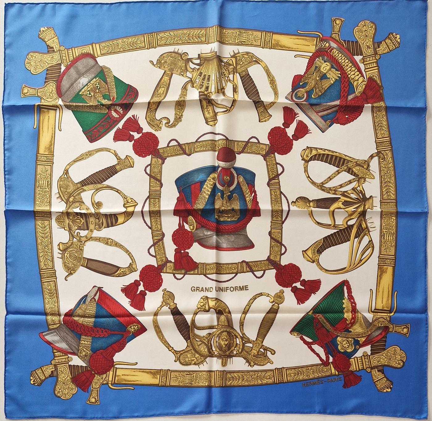 Carré Hermes Grand uniforme par Joachim Metz