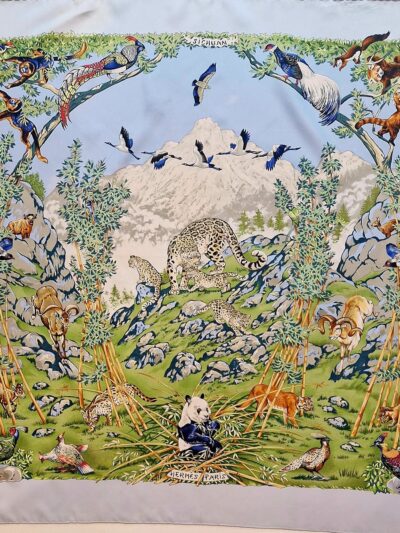 carré hermès en soie sichuan par robert dallet panda, leopard des neiges