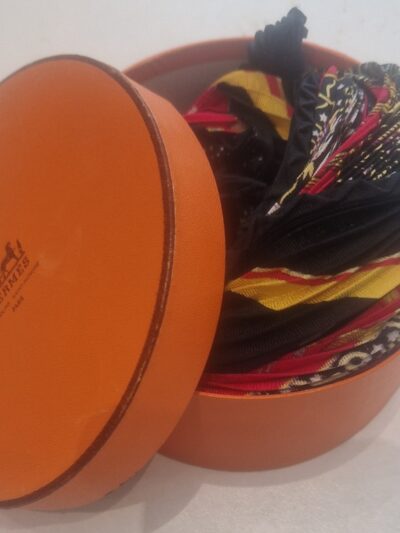 Carre Hermès en Soie plissée Feux d'artifice par Michel Duchene