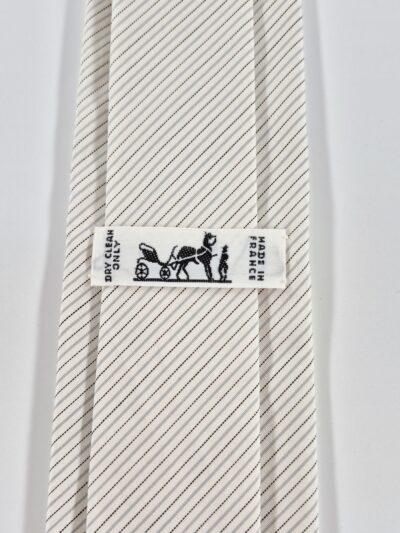 cravate-hermes-coton-blanc-rayure-gris-labe