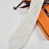 cravate-hermes-coton-blanc-rayure-gris-presentatio