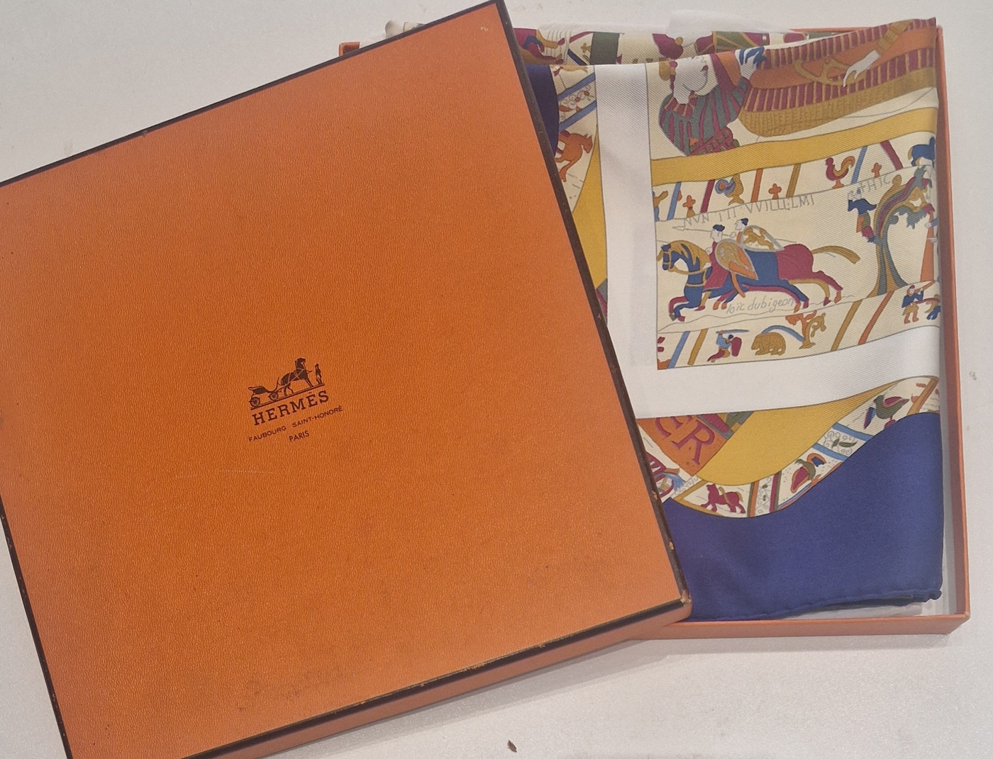 carré hermès a la gloire de guillaume boite