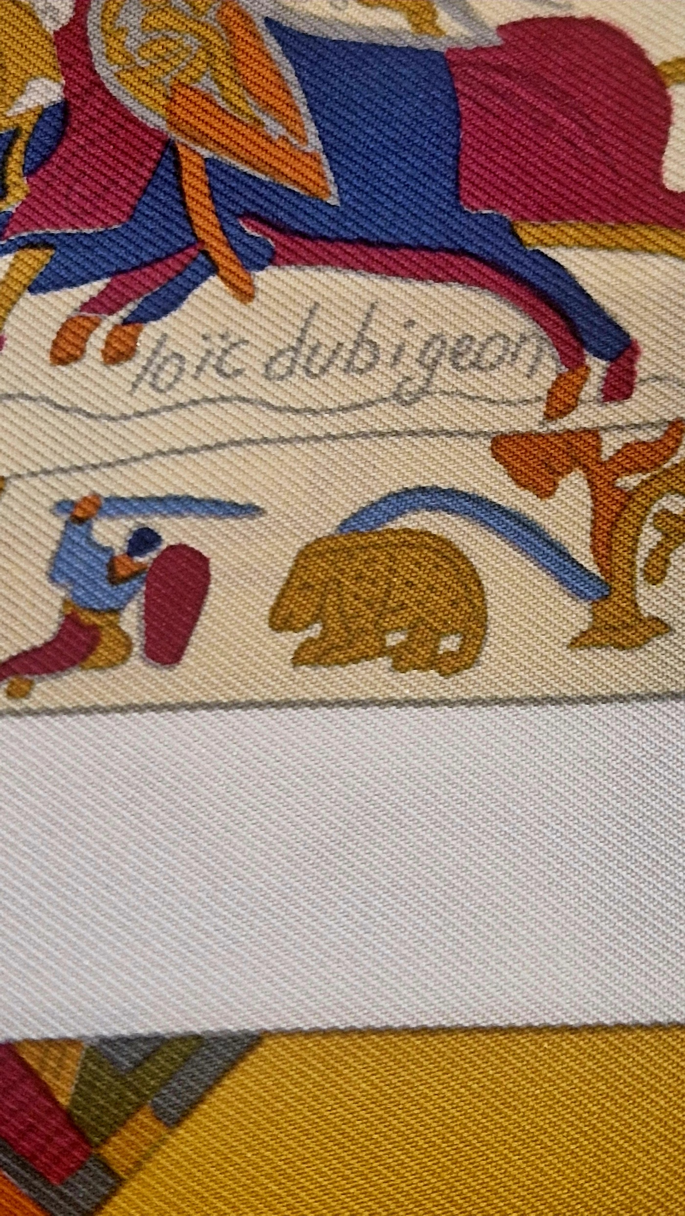 Carré Hermès “À la Gloire de Guillaume” par Loïc Dubigeon édité en 1991 , livré dans sa boîte d'origine – Image 10