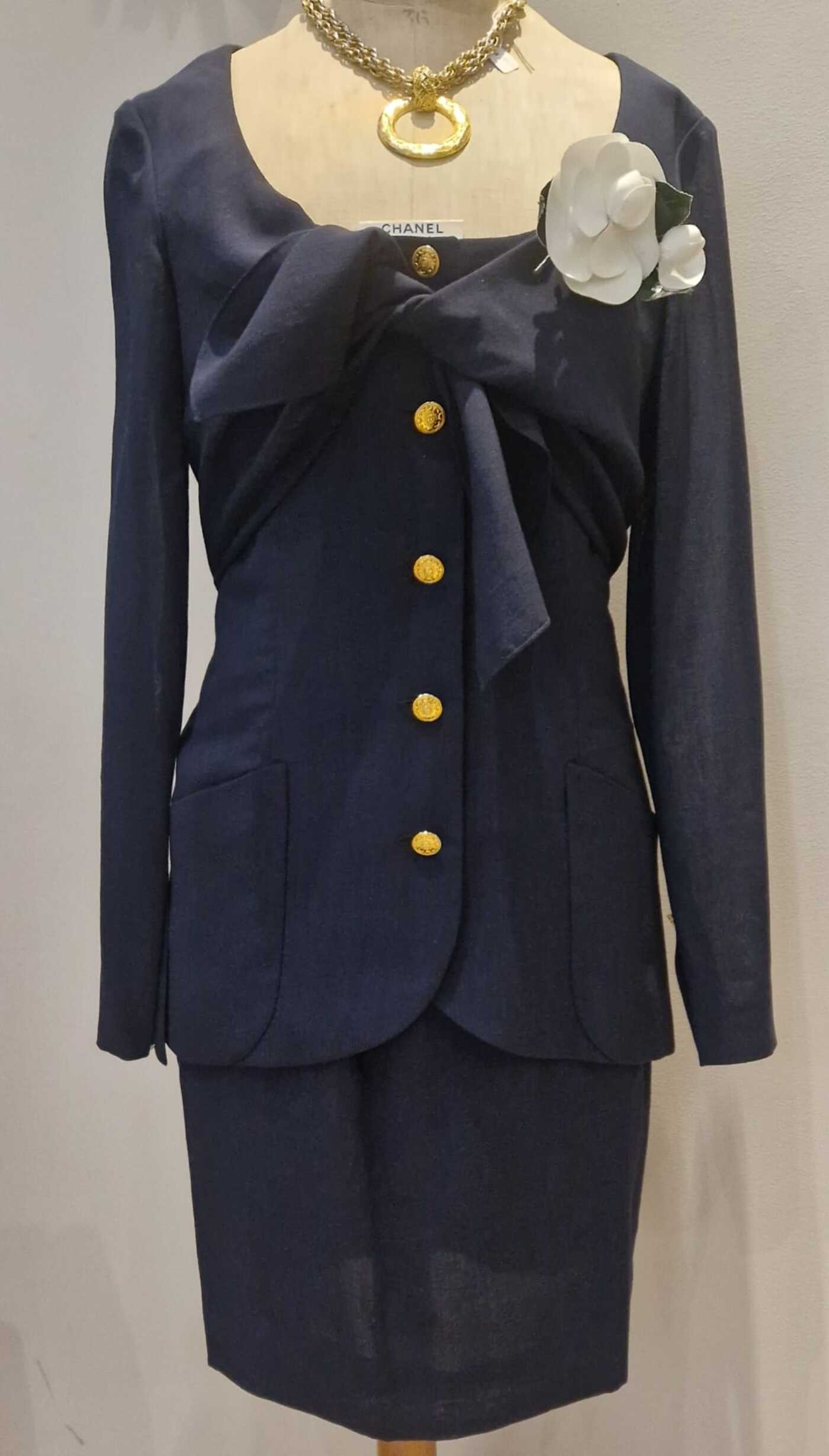 veste-chanel-boutique-laine-bleu-nuit-annees-80