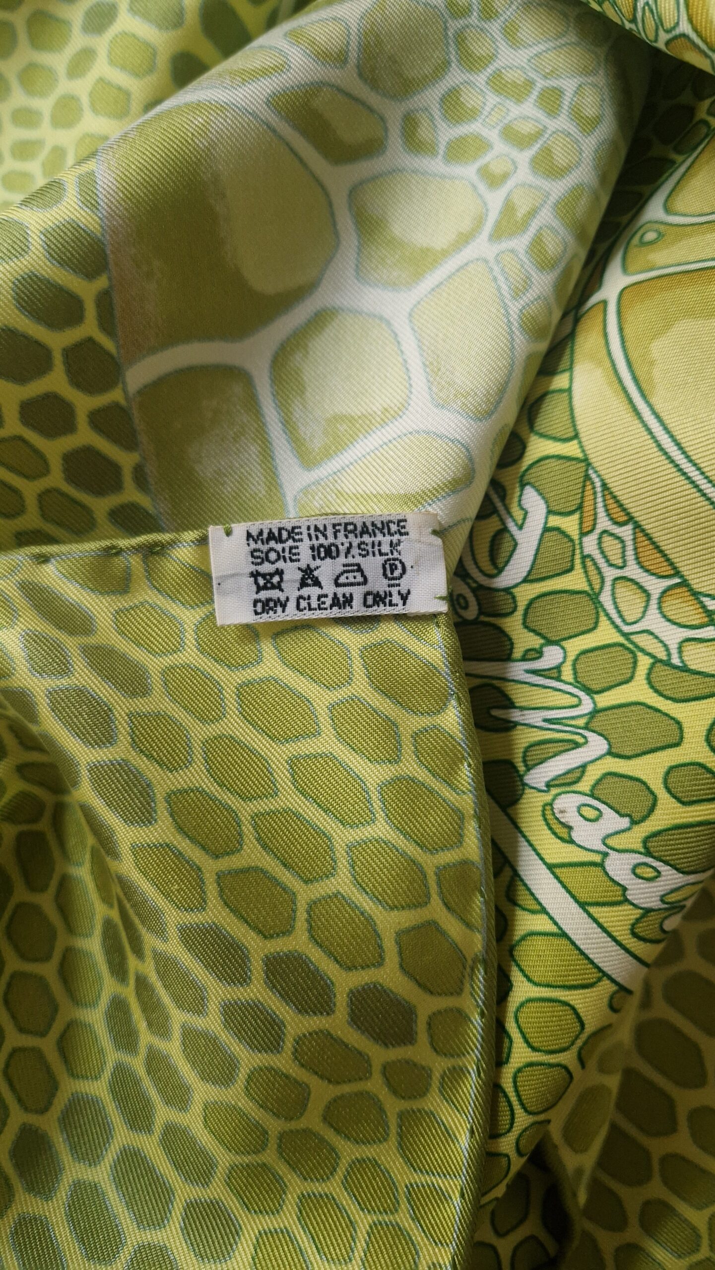 Carré Hermès De Madras à Zakynthos par Dominik A Jarlégant 2009 à l'état neuf dans sa boîte – Image 10