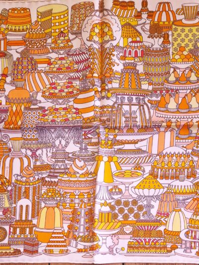 Carré Hermès 42 cm soie La pâtisserie française par Pierre Marie à l état neuf